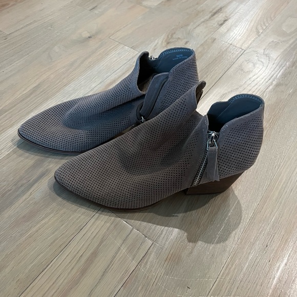 Vince Camuto Nethera Booties - Picture 3 of 4